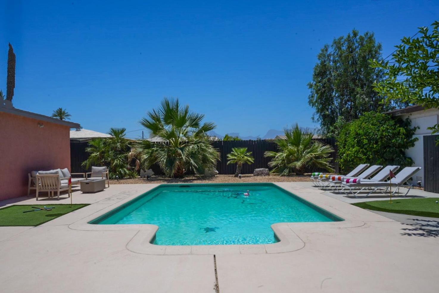 The Pink Cactus - Desert Retreat - Luxe Pool, Golf & Game Room 印地欧 外观 照片