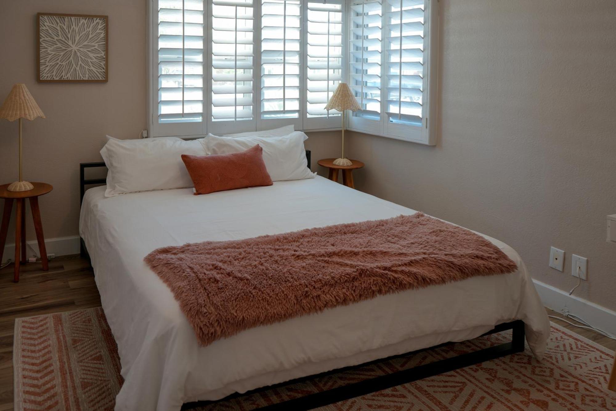 The Pink Cactus - Desert Retreat - Luxe Pool, Golf & Game Room 印地欧 外观 照片