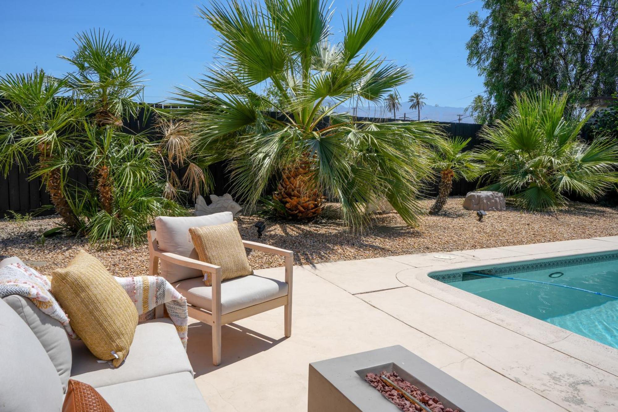 The Pink Cactus - Desert Retreat - Luxe Pool, Golf & Game Room 印地欧 外观 照片